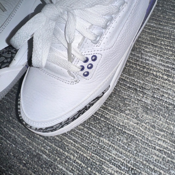 Jordan 3 Iris (kids 4.5Y) - Picture 3 of 5